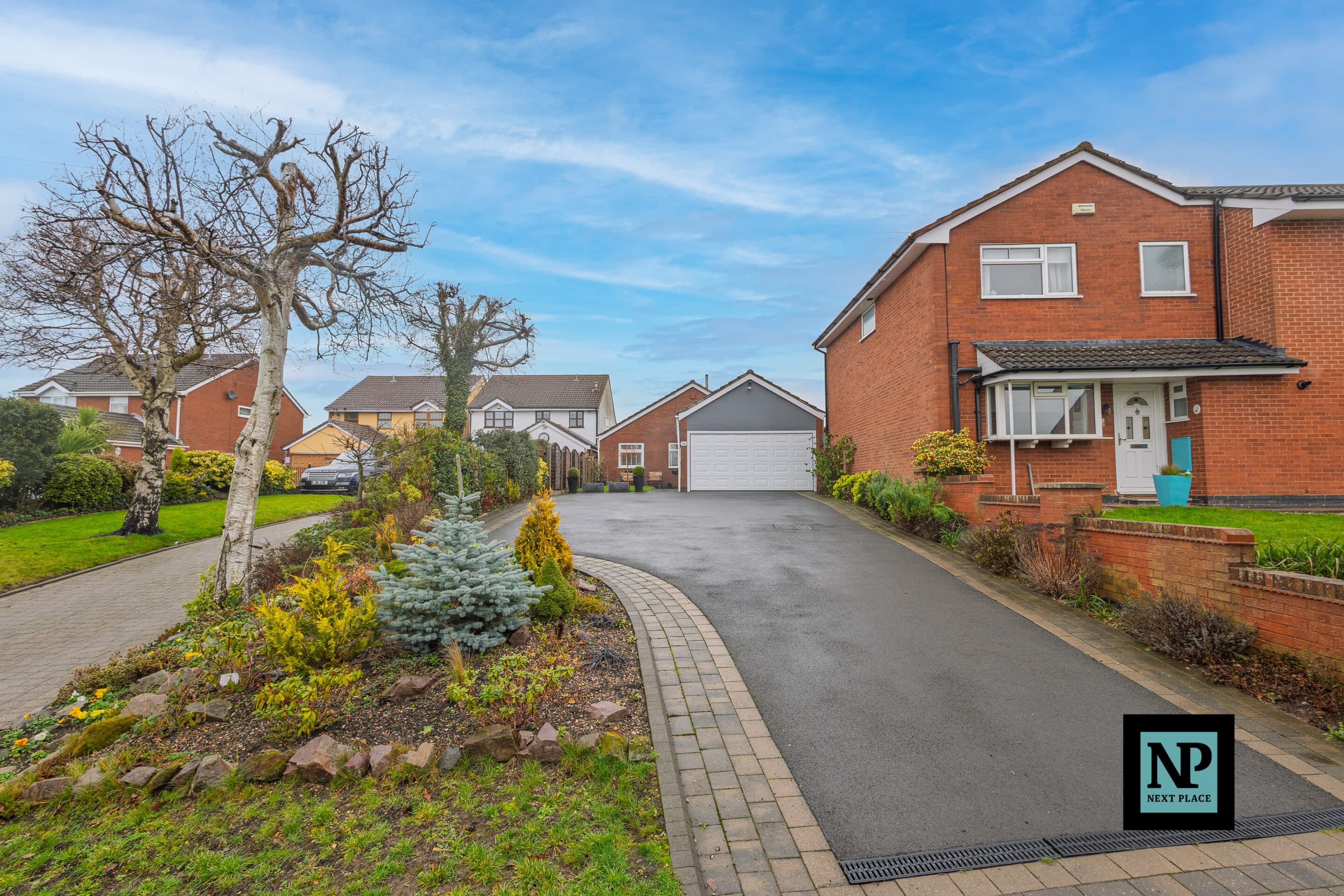 Whitehouse Road, Dordon, B78